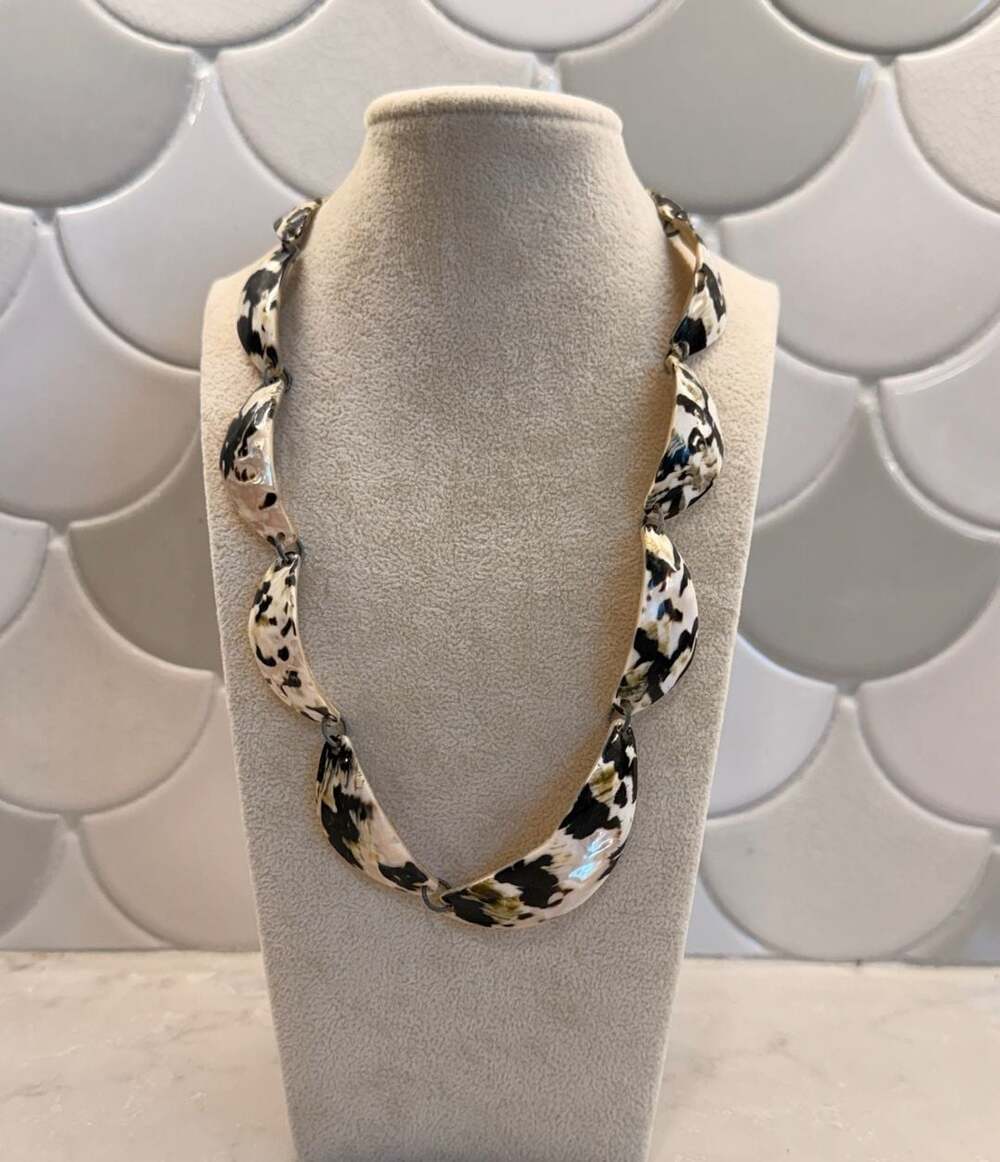 Vintage Carved Polished Shell Cow Print Black Brown Cream Link Necklace